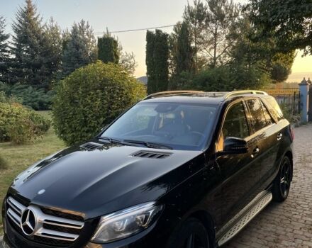 Черный Мерседес 250, объемом двигателя 2.1 л и пробегом 260 тыс. км за 35000 $, фото 9 на Automoto.ua