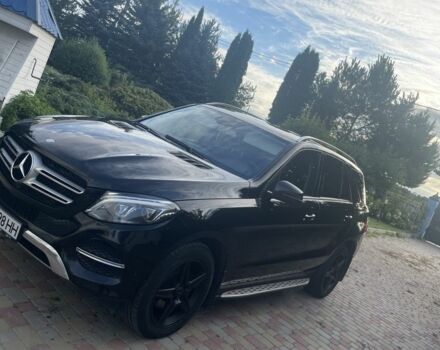 Черный Мерседес 250, объемом двигателя 2.1 л и пробегом 260 тыс. км за 35000 $, фото 5 на Automoto.ua