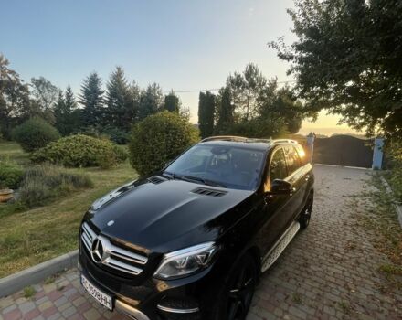 Черный Мерседес 250, объемом двигателя 2.1 л и пробегом 260 тыс. км за 35000 $, фото 7 на Automoto.ua