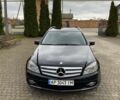 Черный Мерседес 250, объемом двигателя 2.1 л и пробегом 356 тыс. км за 7900 $, фото 1 на Automoto.ua