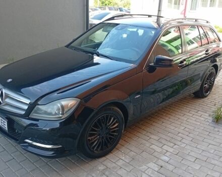 Чорний Мерседес 250, об'ємом двигуна 2.1 л та пробігом 298 тис. км за 9000 $, фото 6 на Automoto.ua