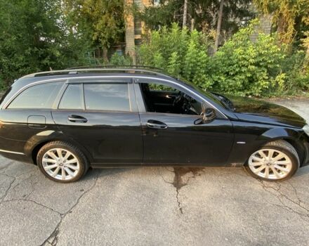 Черный Мерседес 250, объемом двигателя 2.1 л и пробегом 3 тыс. км за 9500 $, фото 1 на Automoto.ua