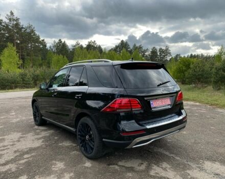 Чорний Мерседес 250, об'ємом двигуна 2 л та пробігом 255 тис. км за 24000 $, фото 2 на Automoto.ua