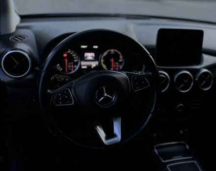 Чорний Мерседес 250, об'ємом двигуна 0 л та пробігом 147 тис. км за 10900 $, фото 10 на Automoto.ua