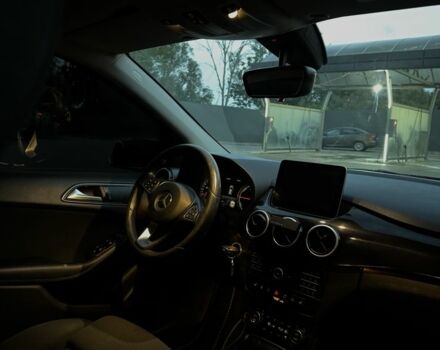 Чорний Мерседес 250, об'ємом двигуна 0 л та пробігом 147 тис. км за 10900 $, фото 9 на Automoto.ua