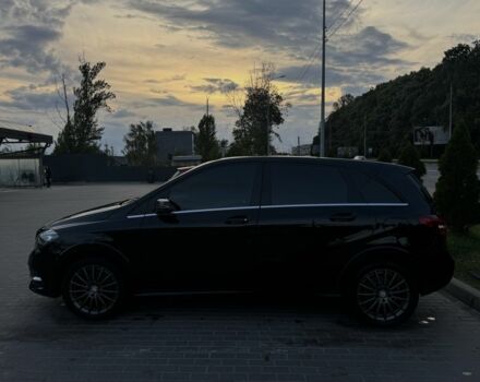 Чорний Мерседес 250, об'ємом двигуна 0 л та пробігом 147 тис. км за 10900 $, фото 4 на Automoto.ua