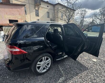 Черный Мерседес 250, объемом двигателя 2.1 л и пробегом 105 тыс. км за 23990 $, фото 2 на Automoto.ua