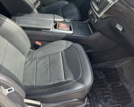 Черный Мерседес 250, объемом двигателя 2.1 л и пробегом 105 тыс. км за 23990 $, фото 7 на Automoto.ua