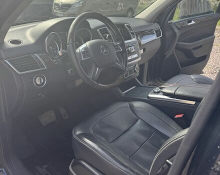 Черный Мерседес 250, объемом двигателя 2.1 л и пробегом 105 тыс. км за 23990 $, фото 3 на Automoto.ua