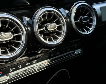 Черный Мерседес 250, объемом двигателя 2 л и пробегом 179 тыс. км за 677 $, фото 1 на Automoto.ua