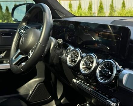 Черный Мерседес 250, объемом двигателя 2 л и пробегом 179 тыс. км за 677 $, фото 9 на Automoto.ua