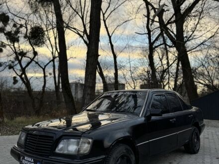 Черный Мерседес 250, объемом двигателя 2.5 л и пробегом 400 тыс. км за 1999 $, фото 1 на Automoto.ua