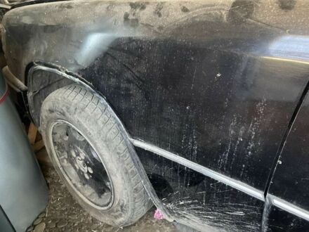 Мерседес 250 1993 в Черновцах на Automoto.ua Черный Мерседес 250, объемом двигателя 2.5 л и пробегом 450 тыс. км за 850 $, фото 1 на Automoto.ua