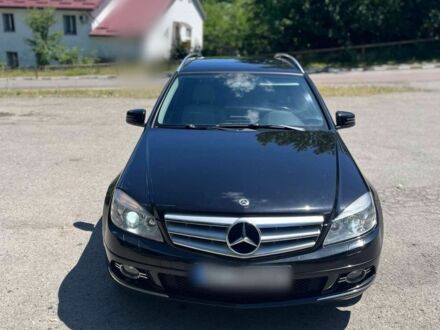 Черный Мерседес 250, объемом двигателя 2 л и пробегом 310 тыс. км за 9000 $, фото 1 на Automoto.ua