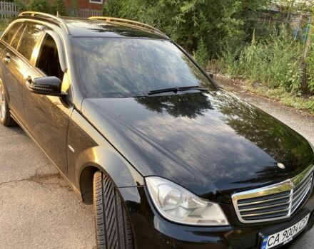 Чорний Мерседес 250, об'ємом двигуна 2.1 л та пробігом 3 тис. км за 9500 $, фото 1 на Automoto.ua