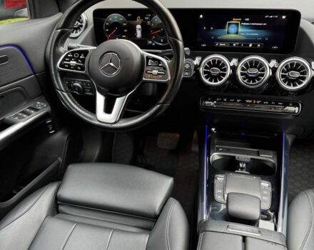 Красный Мерседес 250, объемом двигателя 2 л и пробегом 70 тыс. км за 28500 $, фото 9 на Automoto.ua