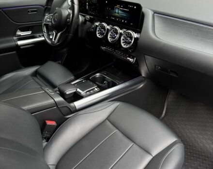 Красный Мерседес 250, объемом двигателя 2 л и пробегом 70 тыс. км за 28500 $, фото 11 на Automoto.ua