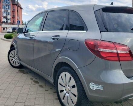 Сірий Мерседес 250, об'ємом двигуна 0 л та пробігом 120 тис. км за 9500 $, фото 3 на Automoto.ua