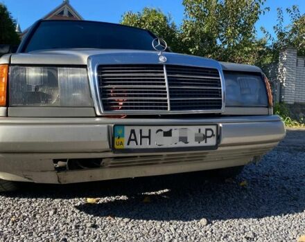 Серый Мерседес 250, объемом двигателя 2.5 л и пробегом 400 тыс. км за 1207 $, фото 6 на Automoto.ua