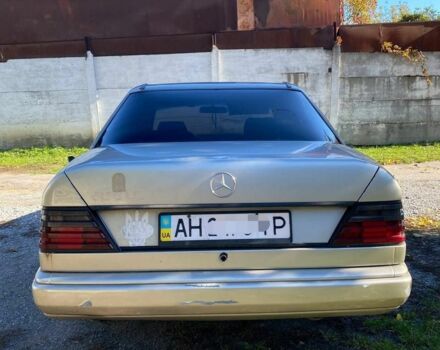 Серый Мерседес 250, объемом двигателя 2.5 л и пробегом 400 тыс. км за 1207 $, фото 4 на Automoto.ua