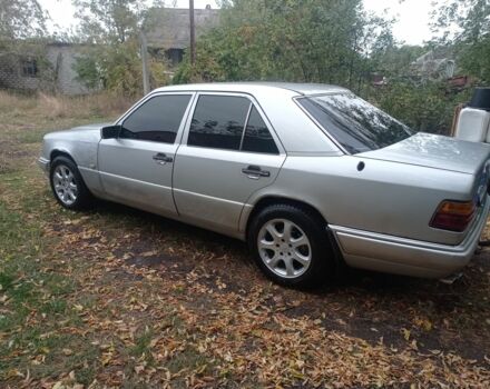 Серый Мерседес 250, объемом двигателя 0 л и пробегом 300 тыс. км за 3000 $, фото 1 на Automoto.ua