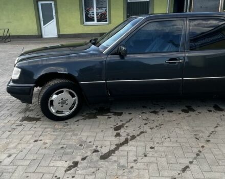 Сірий Мерседес 250, об'ємом двигуна 2.5 л та пробігом 282 тис. км за 2200 $, фото 3 на Automoto.ua