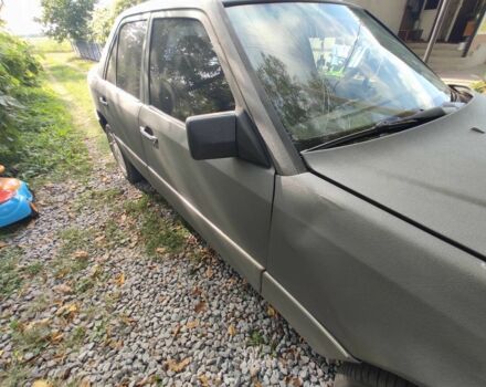 Серый Мерседес 250, объемом двигателя 2.5 л и пробегом 407 тыс. км за 2500 $, фото 8 на Automoto.ua