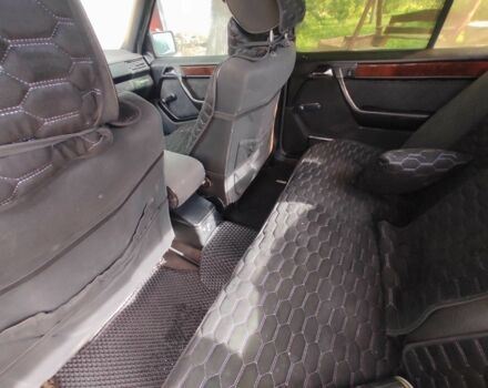 Серый Мерседес 250, объемом двигателя 2.5 л и пробегом 407 тыс. км за 2500 $, фото 6 на Automoto.ua