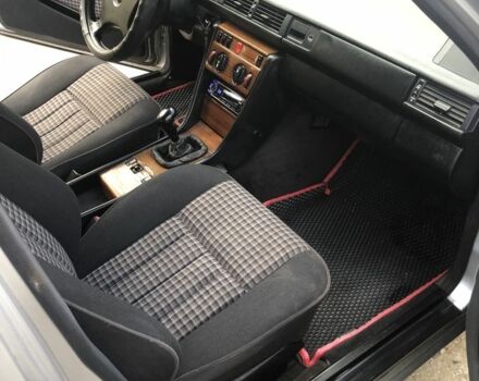 Сірий Мерседес 250, об'ємом двигуна 2.5 л та пробігом 494 тис. км за 3500 $, фото 9 на Automoto.ua