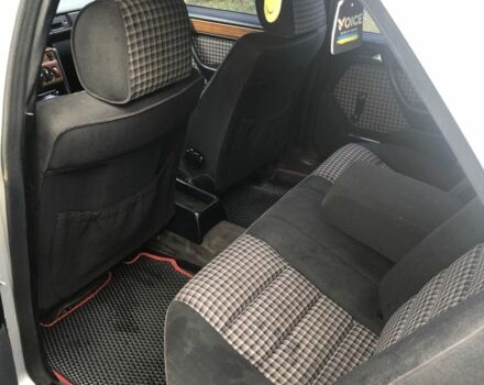 Сірий Мерседес 250, об'ємом двигуна 2.5 л та пробігом 494 тис. км за 3500 $, фото 7 на Automoto.ua