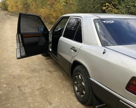 Сірий Мерседес 250, об'ємом двигуна 2.5 л та пробігом 494 тис. км за 3500 $, фото 11 на Automoto.ua