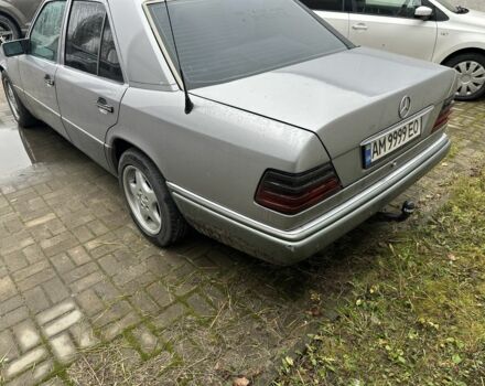 Серый Мерседес 250, объемом двигателя 2.5 л и пробегом 350 тыс. км за 3800 $, фото 4 на Automoto.ua