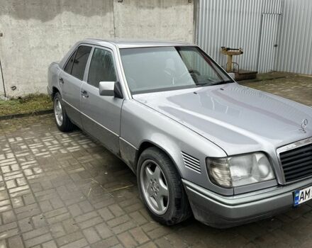 Серый Мерседес 250, объемом двигателя 2.5 л и пробегом 350 тыс. км за 3800 $, фото 3 на Automoto.ua