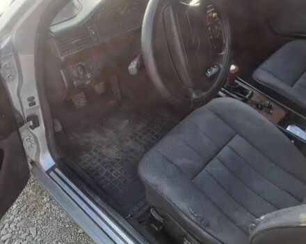 Мерседес 250 1993 в Звенигородка на Automoto.ua Серый Мерседес 250, объемом двигателя 2.5 л и пробегом 340 тыс. км за 1300 $, фото 3 на Automoto.ua