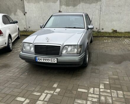 Серый Мерседес 250, объемом двигателя 2.5 л и пробегом 350 тыс. км за 3800 $, фото 1 на Automoto.ua