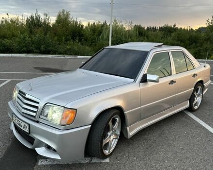 Серый Мерседес 250, объемом двигателя 2.5 л и пробегом 550 тыс. км за 6400 $, фото 6 на Automoto.ua