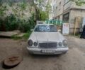 Серый Мерседес 250, объемом двигателя 2.5 л и пробегом 370 тыс. км за 2500 $, фото 1 на Automoto.ua