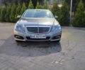 Сірий Мерседес 250, об'ємом двигуна 2.1 л та пробігом 382 тис. км за 12000 $, фото 1 на Automoto.ua