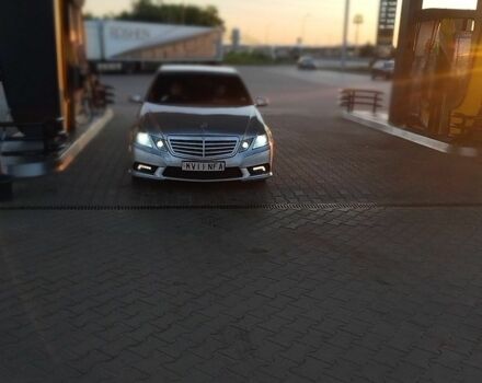 Серый Мерседес 250, объемом двигателя 2 л и пробегом 350 тыс. км за 5500 $, фото 13 на Automoto.ua