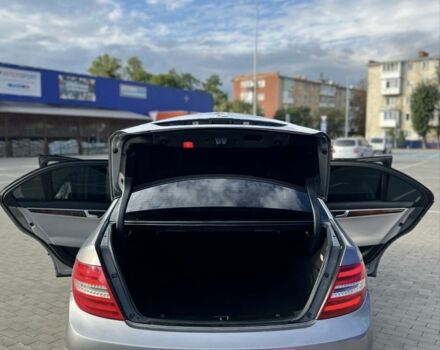 Сірий Мерседес 250, об'ємом двигуна 1.8 л та пробігом 243 тис. км за 8999 $, фото 4 на Automoto.ua