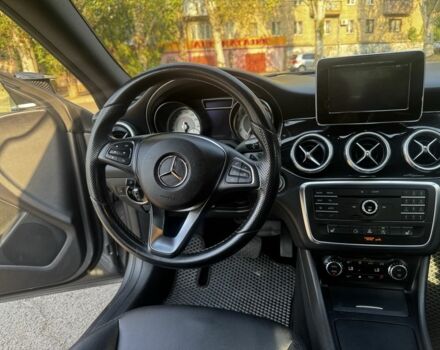 Серый Мерседес 250, объемом двигателя 2 л и пробегом 172 тыс. км за 14000 $, фото 10 на Automoto.ua