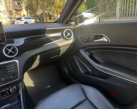 Серый Мерседес 250, объемом двигателя 2 л и пробегом 172 тыс. км за 14000 $, фото 15 на Automoto.ua