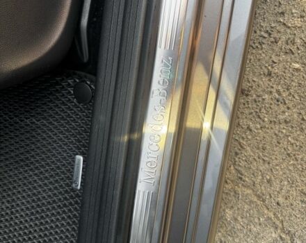 Серый Мерседес 250, объемом двигателя 2 л и пробегом 172 тыс. км за 14000 $, фото 17 на Automoto.ua