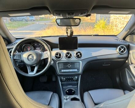 Серый Мерседес 250, объемом двигателя 2 л и пробегом 188 тыс. км за 21500 $, фото 9 на Automoto.ua