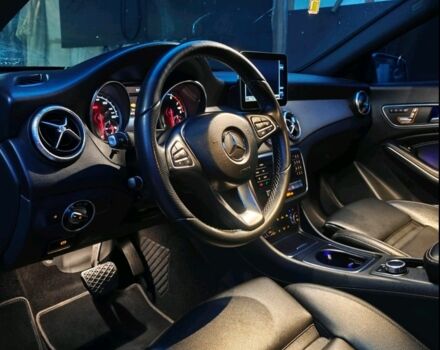 Сірий Мерседес 250, об'ємом двигуна 2 л та пробігом 130 тис. км за 16800 $, фото 6 на Automoto.ua