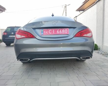 Сірий Мерседес 250, об'ємом двигуна 2 л та пробігом 130 тис. км за 16800 $, фото 4 на Automoto.ua