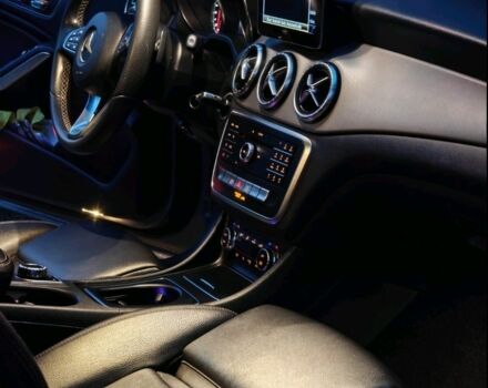 Сірий Мерседес 250, об'ємом двигуна 2 л та пробігом 130 тис. км за 16800 $, фото 5 на Automoto.ua