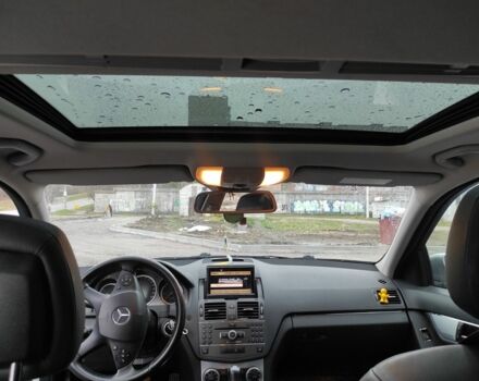 Серый Мерседес 250, объемом двигателя 2 л и пробегом 381 тыс. км за 9000 $, фото 2 на Automoto.ua