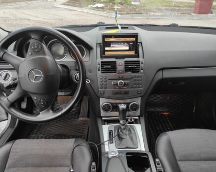 Серый Мерседес 250, объемом двигателя 2 л и пробегом 381 тыс. км за 9000 $, фото 1 на Automoto.ua