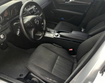 Серый Мерседес 250, объемом двигателя 2.1 л и пробегом 1 тыс. км за 6500 $, фото 4 на Automoto.ua